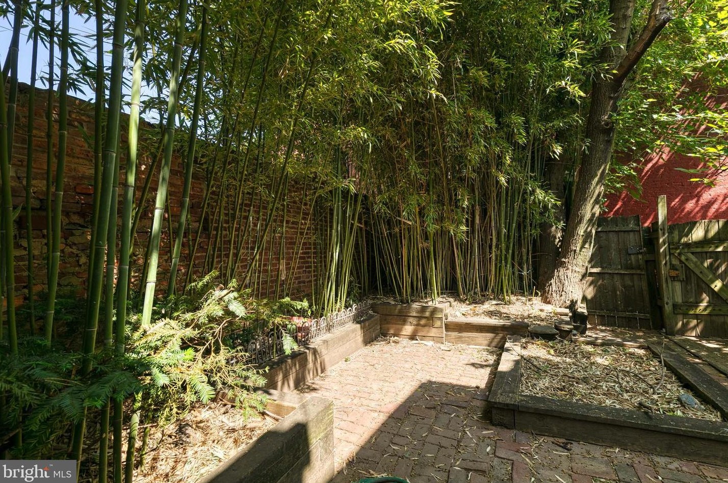 2002 Lombard St, Baltimore MD 21231-1010 exterior