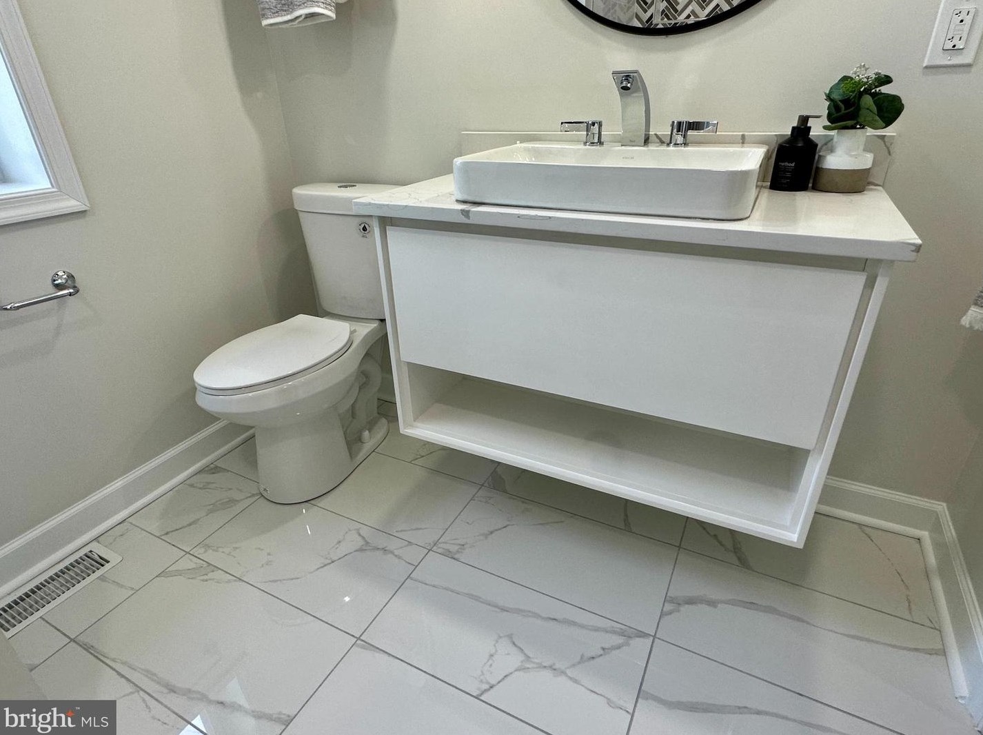 4033 Woodhaven Ave, Baltimore MD 21216-1537 exterior