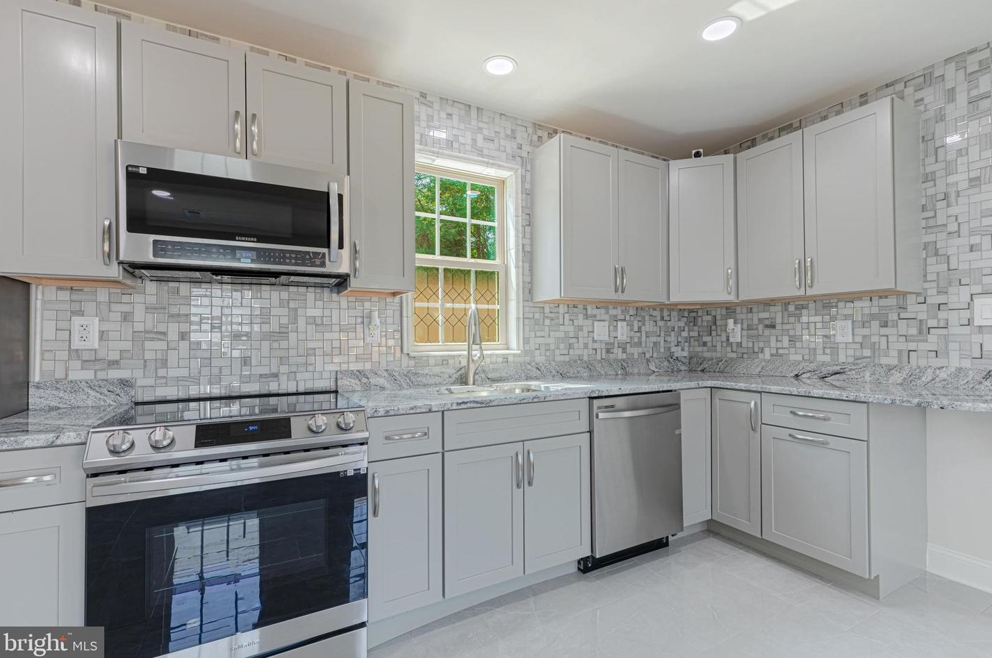 1420 Elmtree St, Baltimore MD  21226-1240 exterior