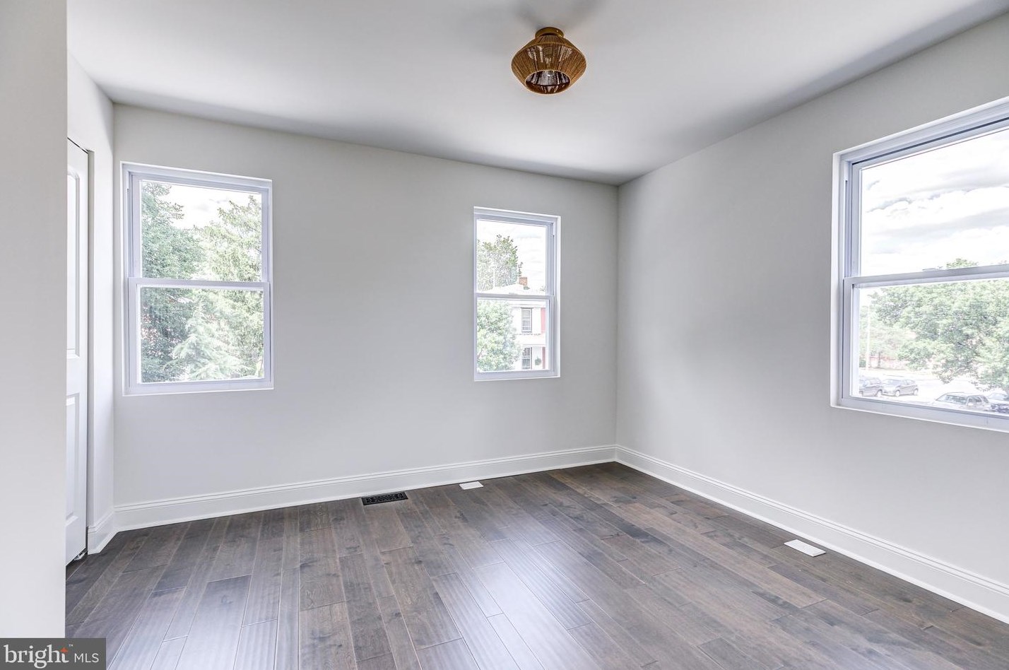 815 33 St, Baltimore MD 21211-2707 exterior