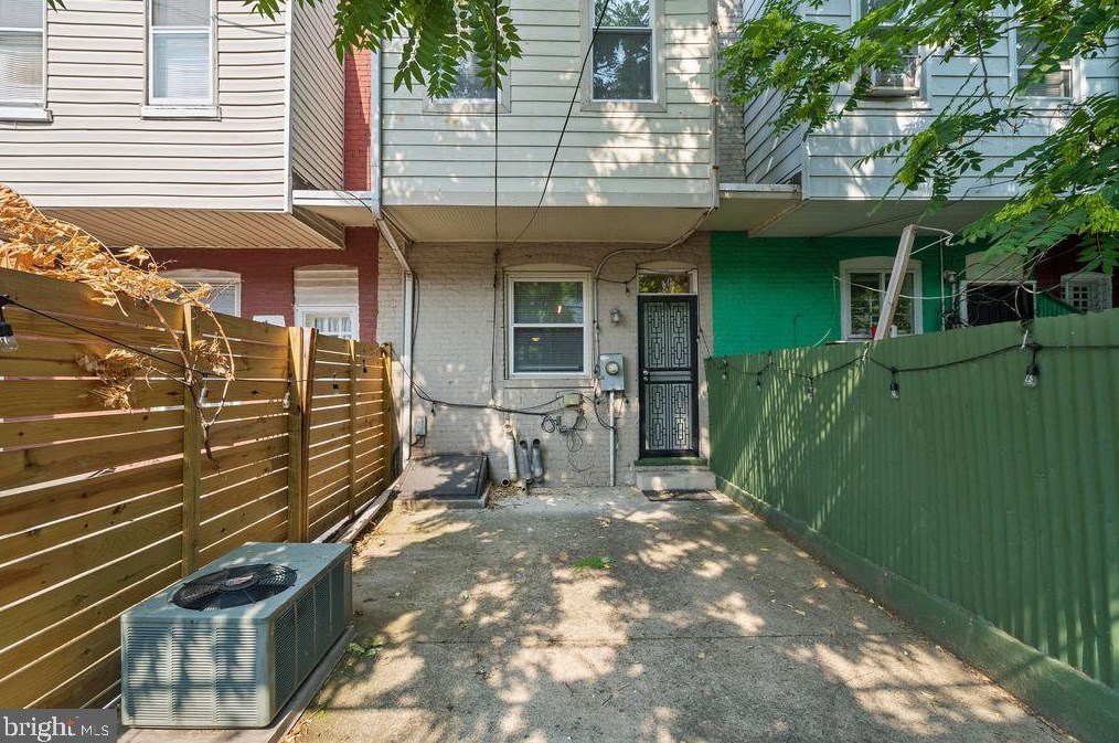 219 Kenwood Ave, Baltimore MD  21224-3613 exterior