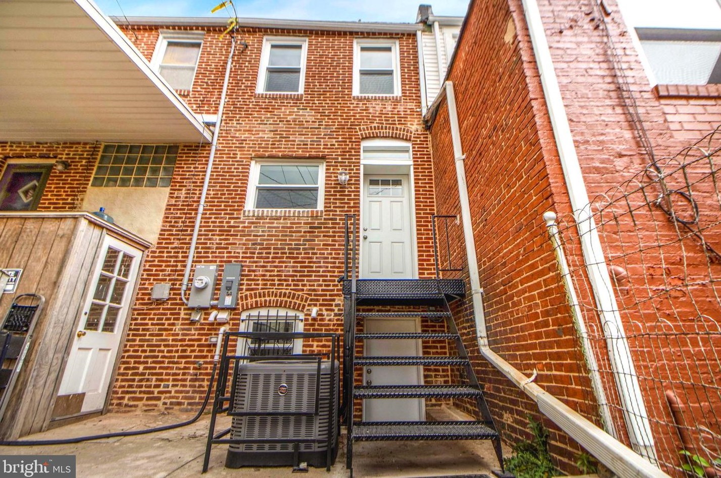 333 Conkling St, Baltimore MD  21224-2402 exterior