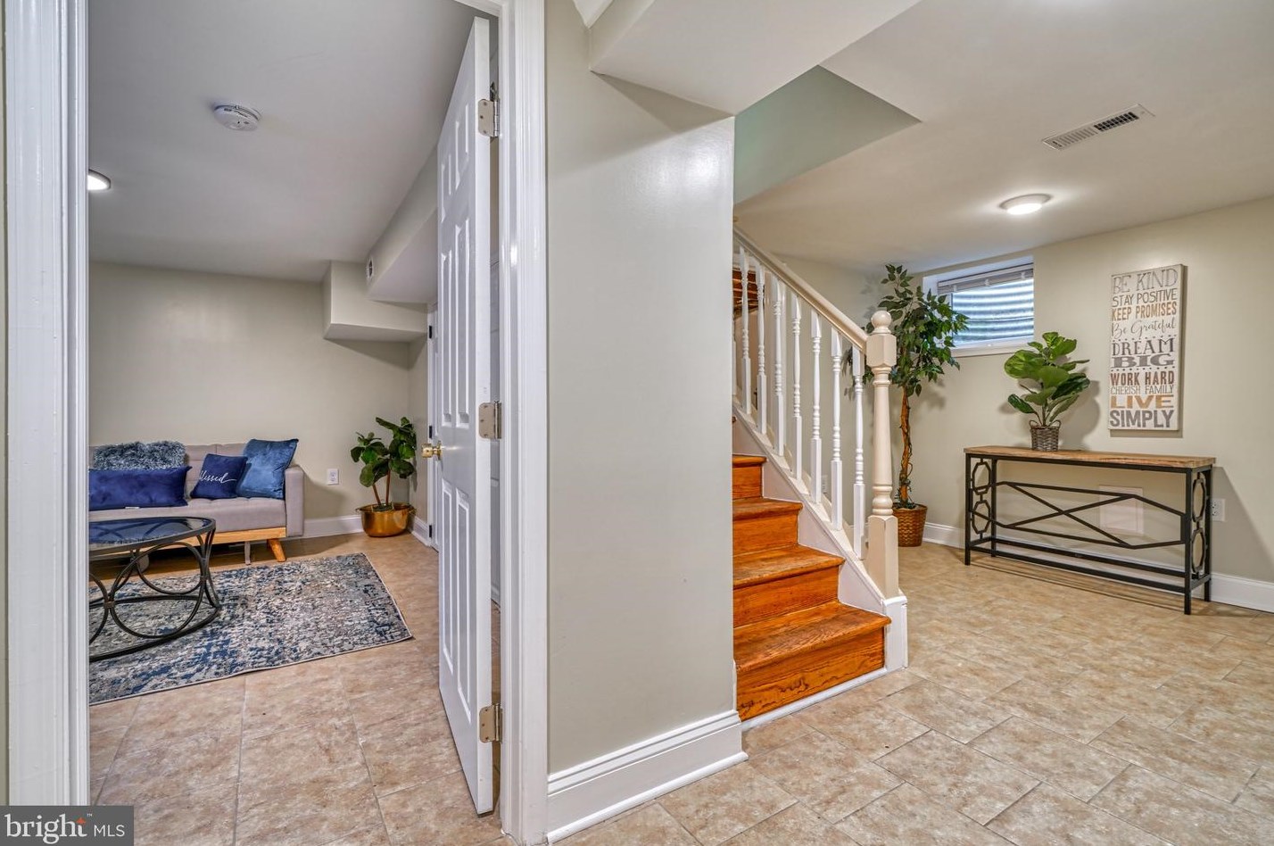 5210 The Alameda, Baltimore MD 21218-1357 exterior