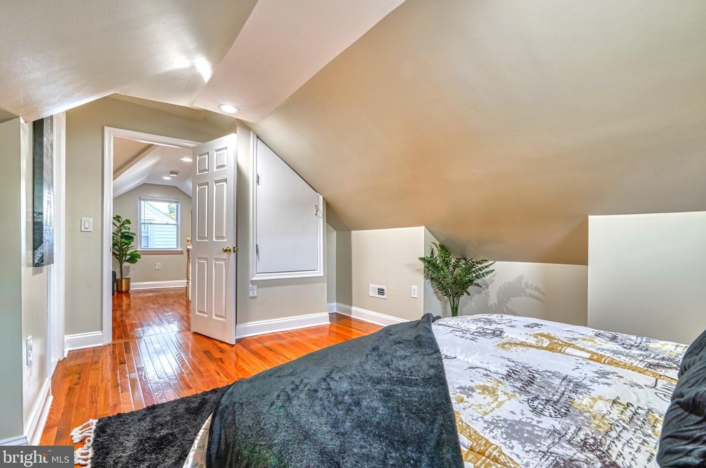 5210 The Alameda, Baltimore MD 21218-1357 exterior