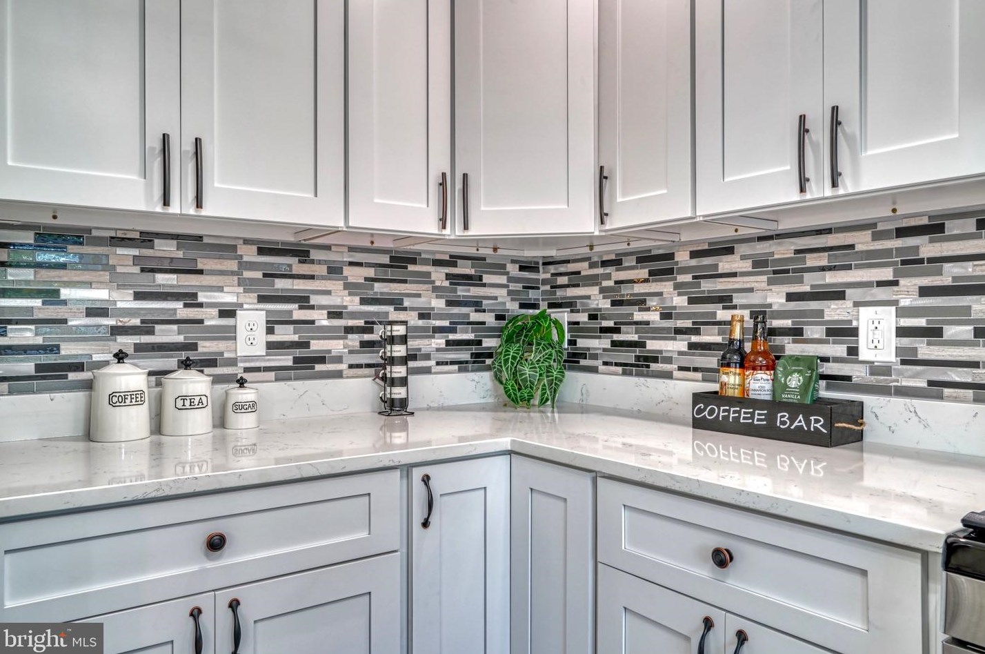 5210 The Alameda, Baltimore MD 21218-1357 exterior