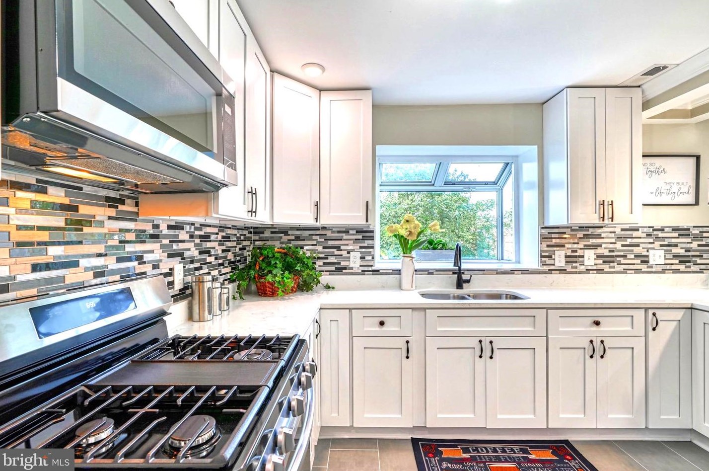 5210 The Alameda, Baltimore MD 21218-1357 exterior