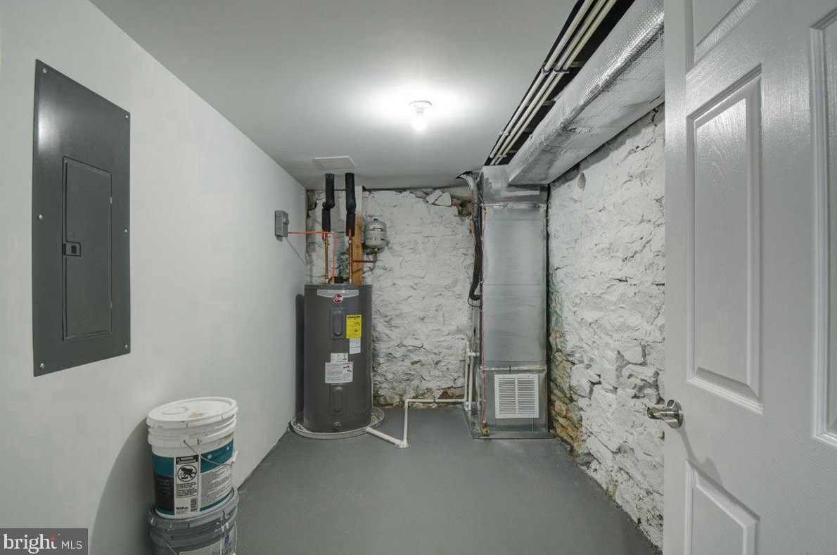 2125 Denison St, Baltimore MD  21216-2601 exterior