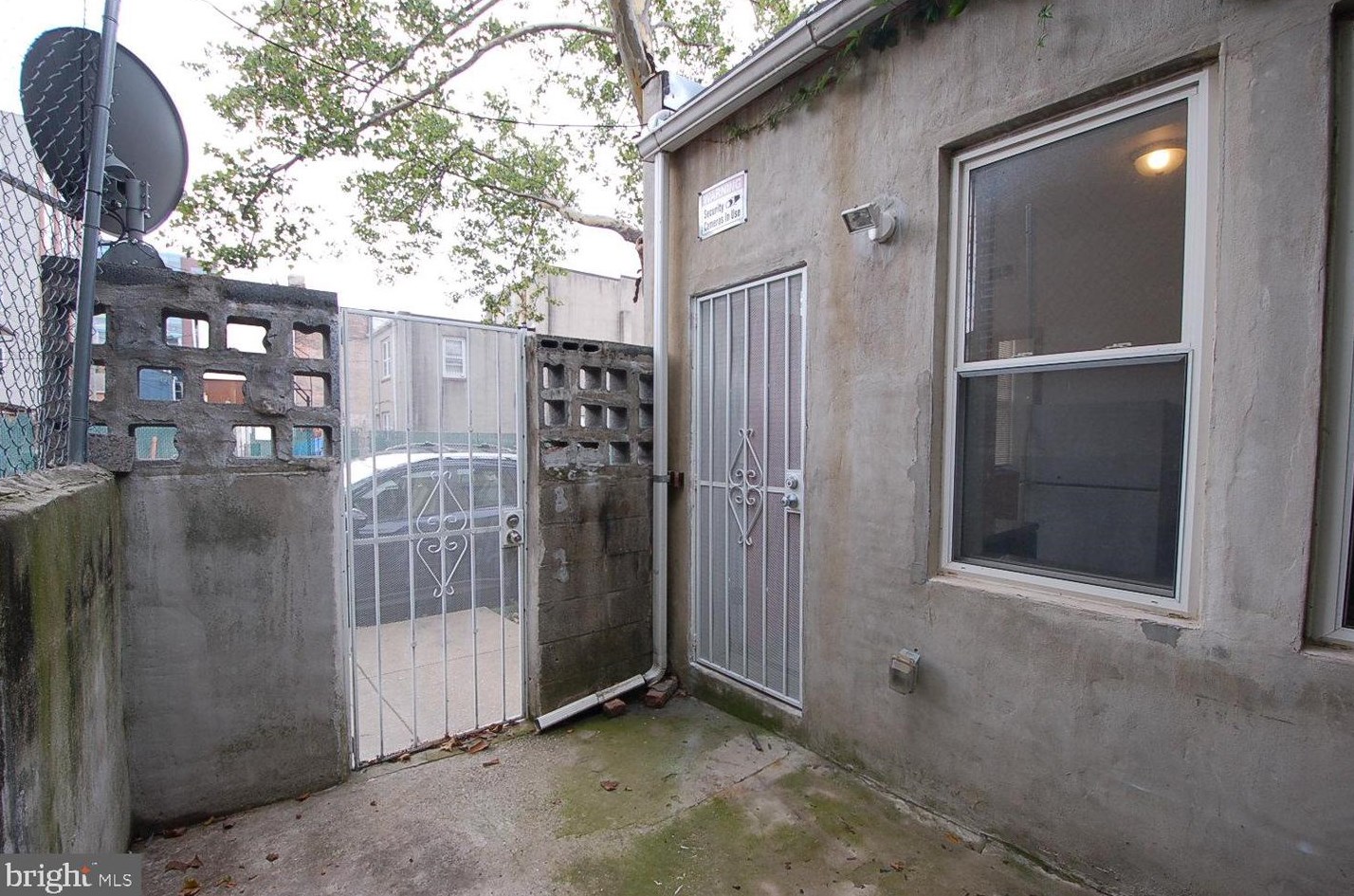 2015 Jefferson St, Baltimore MD  21205-2335 exterior