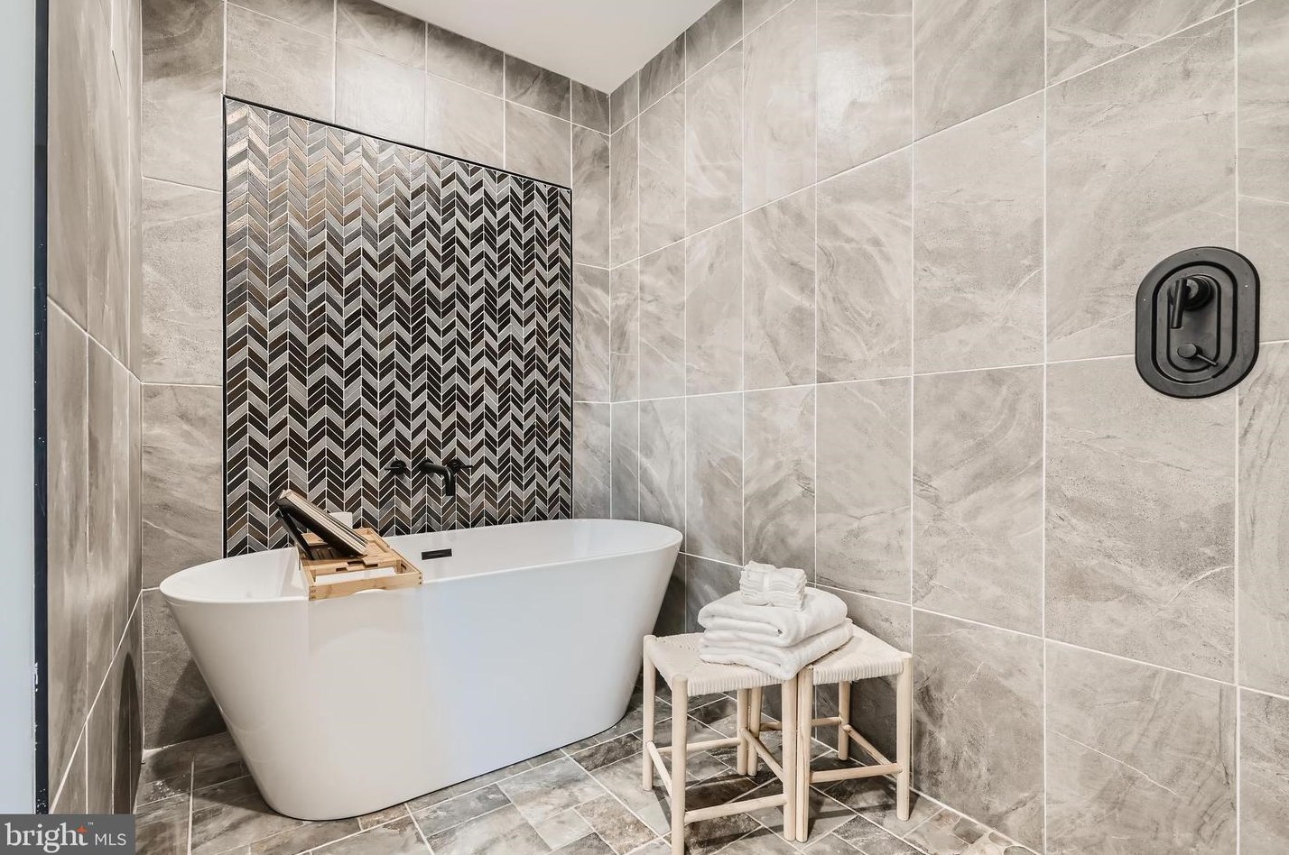 1606 Caroline St, Baltimore MD  21213-3332 exterior