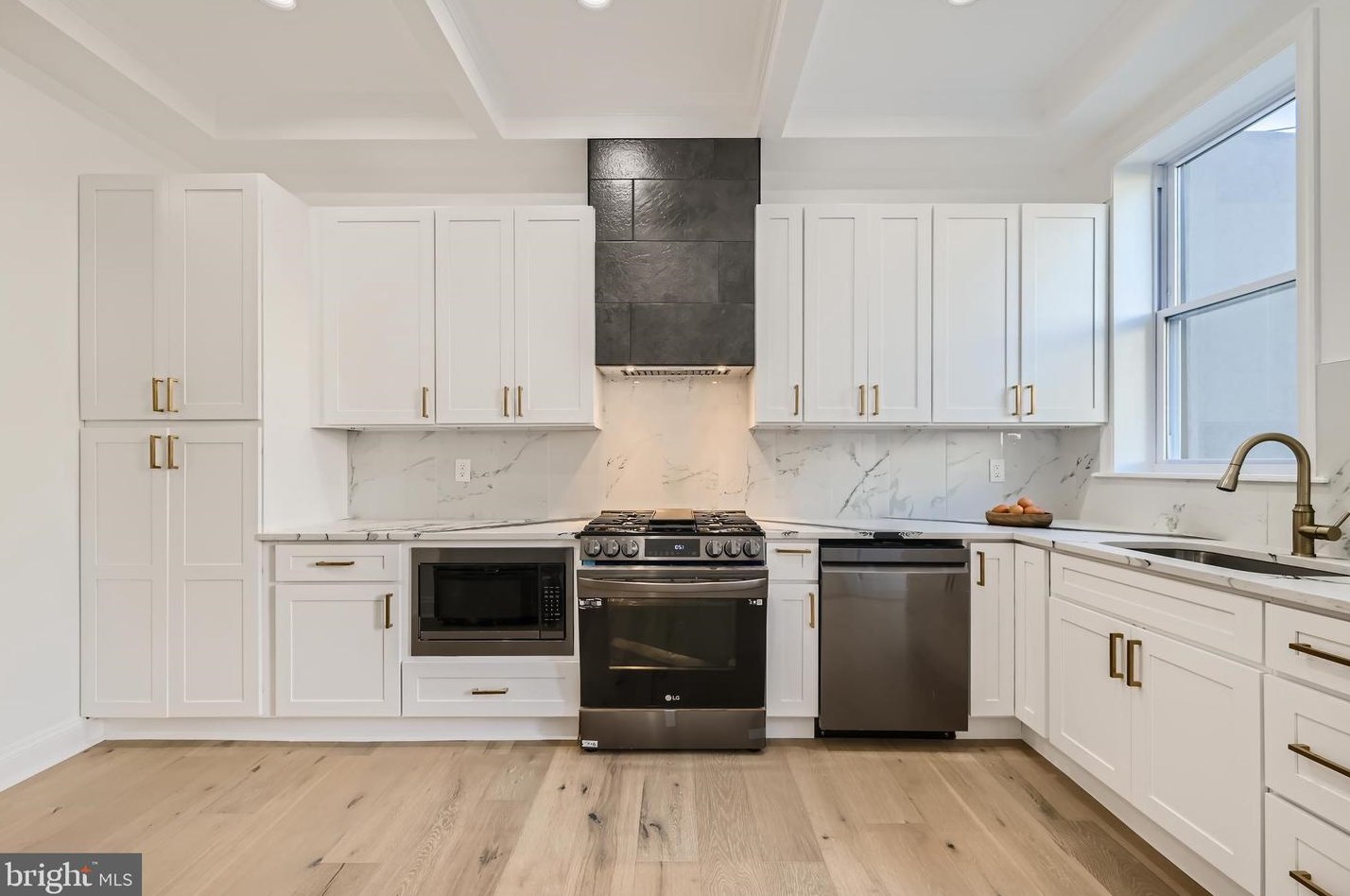 1606 Caroline St, Baltimore MD  21213-3332 exterior