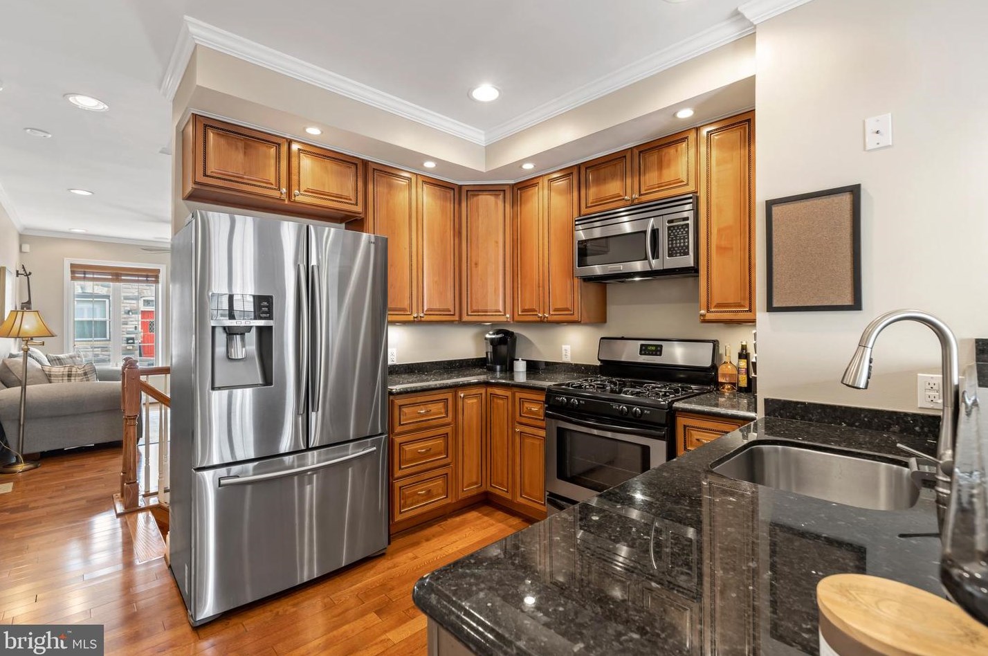160 Curley St, Baltimore MD  21224-1331 exterior