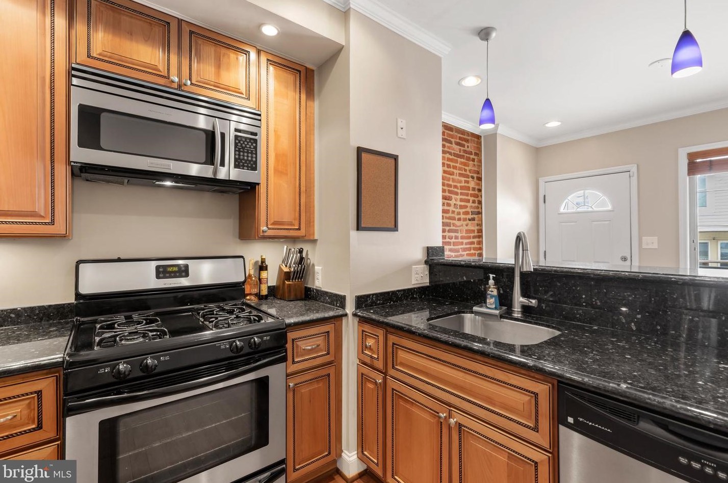 160 Curley St, Baltimore MD  21224-1331 exterior