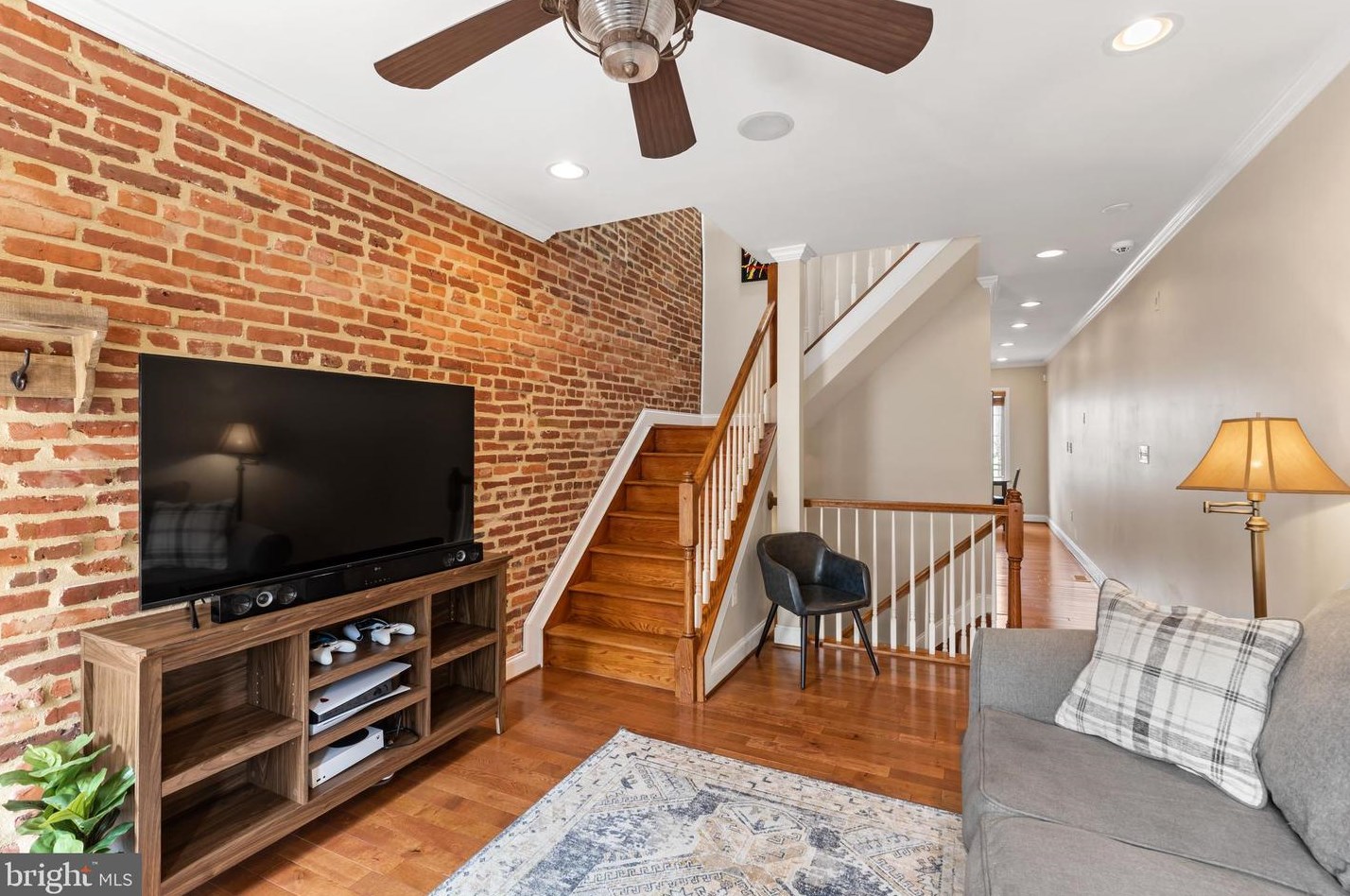 160 Curley St, Baltimore MD  21224-1331 exterior