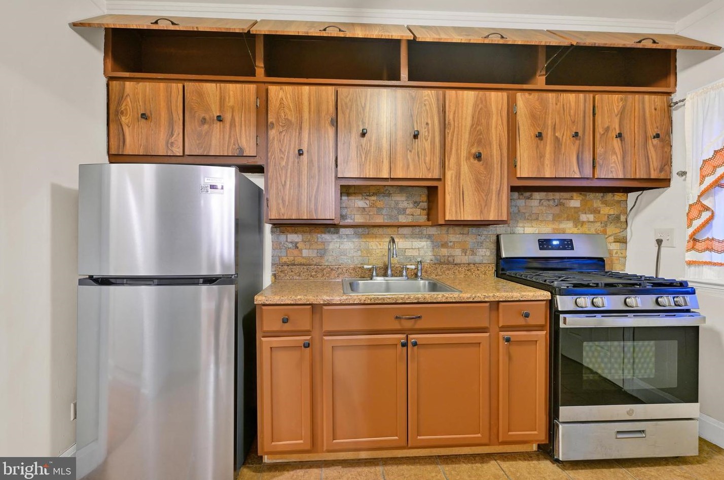 13 Kossuth St, Baltimore MD  21229-3752 exterior