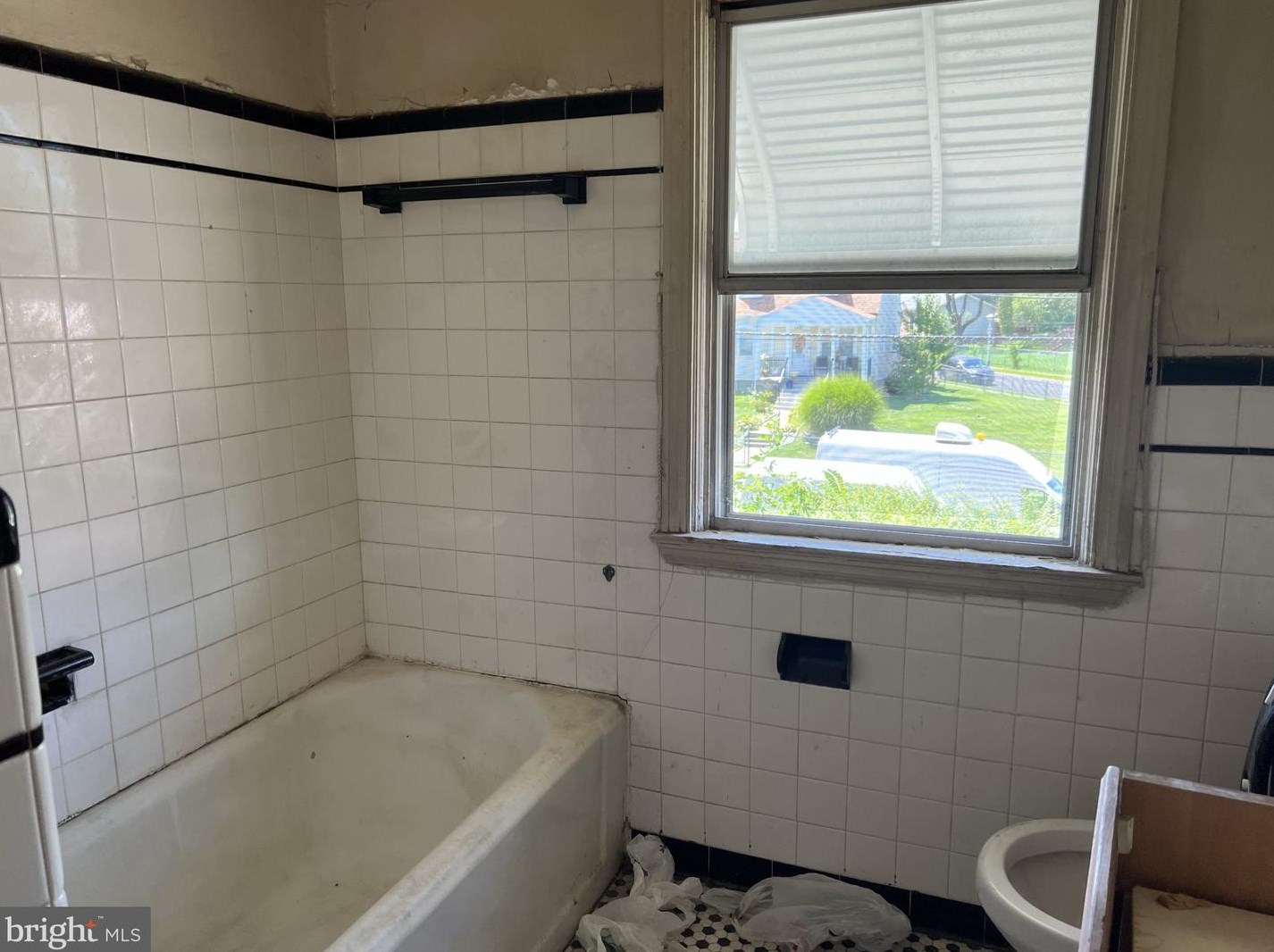 3498 Dolfield Ave, Baltimore MD  21215-7238 exterior