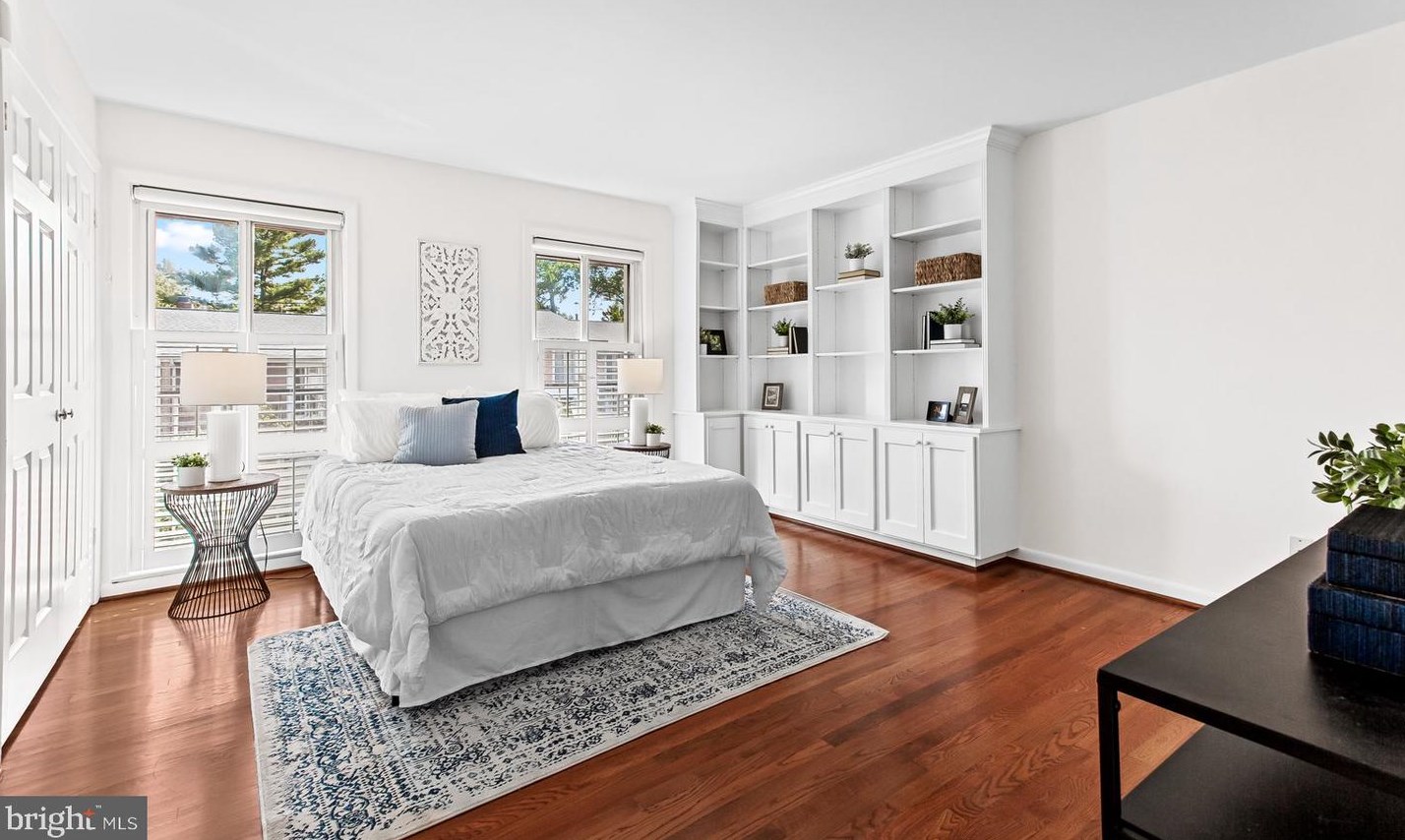 4 Palmer Grn Ct, Baltimore MD 21210-1502 exterior