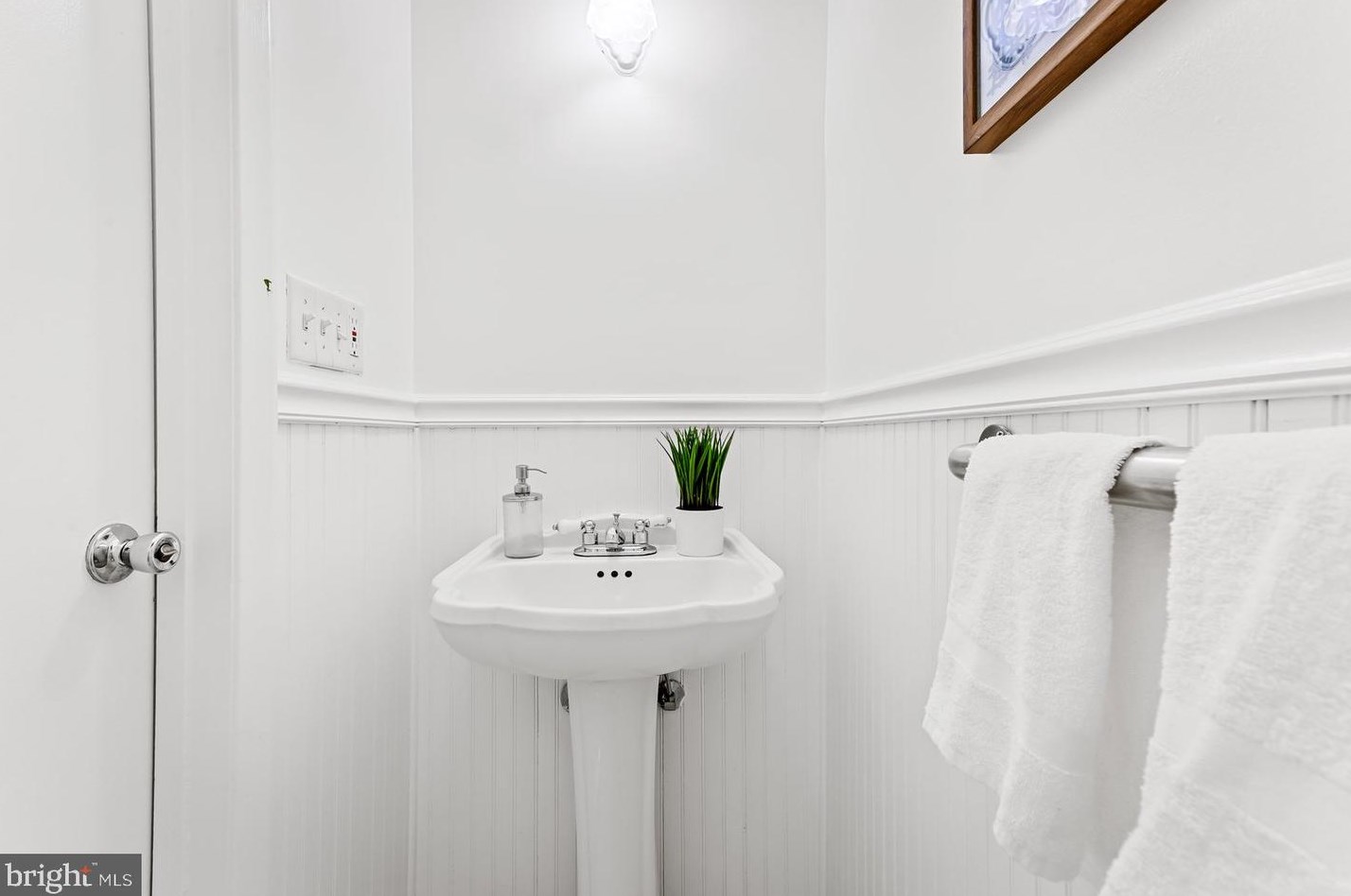 4 Palmer Grn Ct, Baltimore MD 21210-1502 exterior