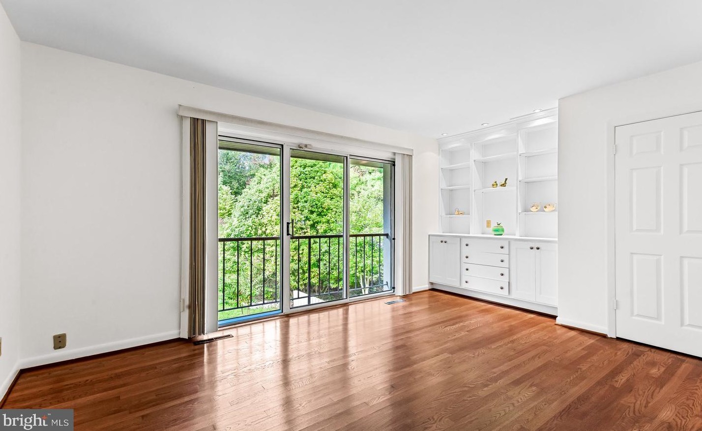 4 Palmer Grn Ct, Baltimore MD 21210-1502 exterior