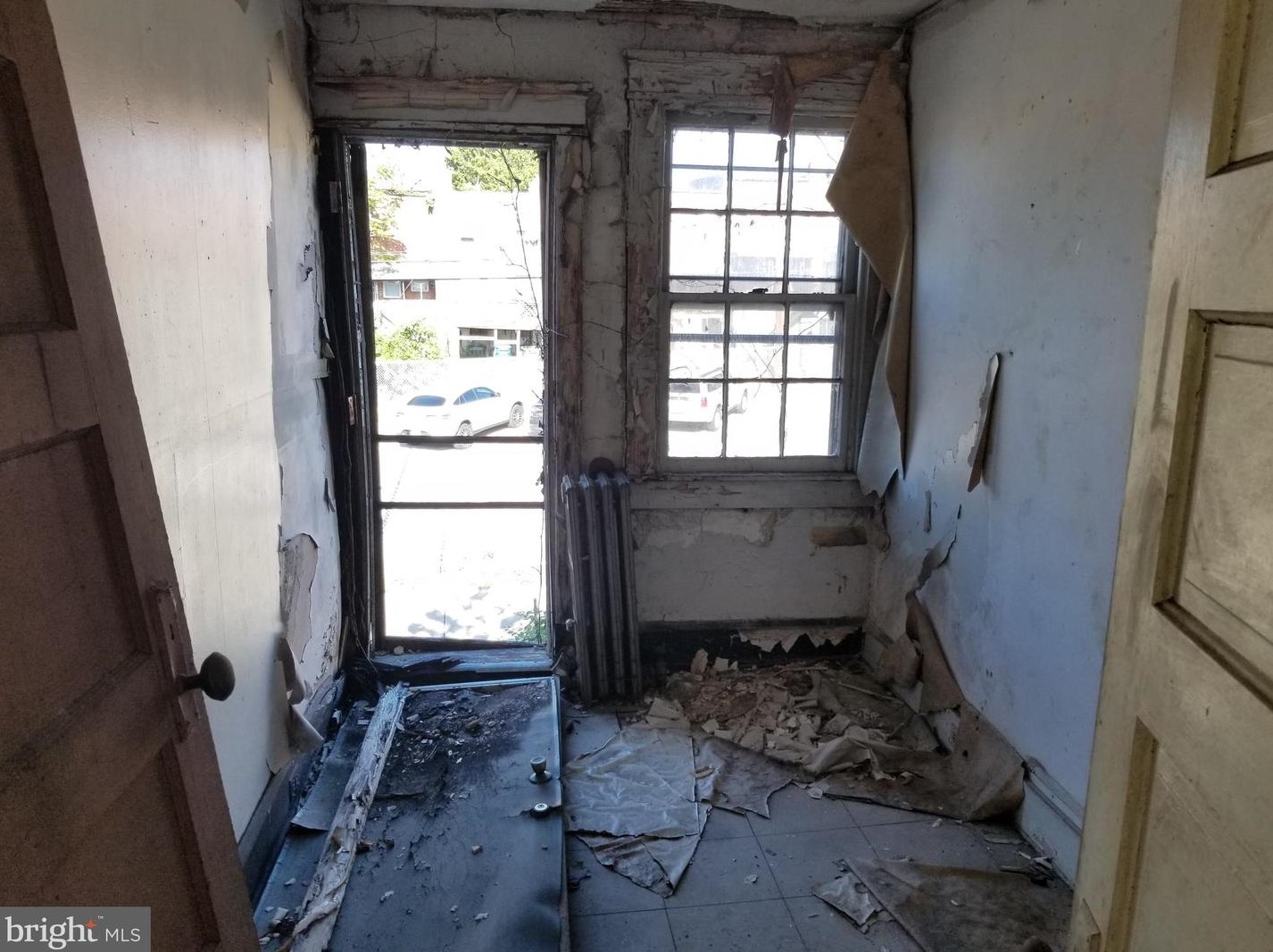 2528 Garrett Ave, Baltimore MD 21218-4824 exterior