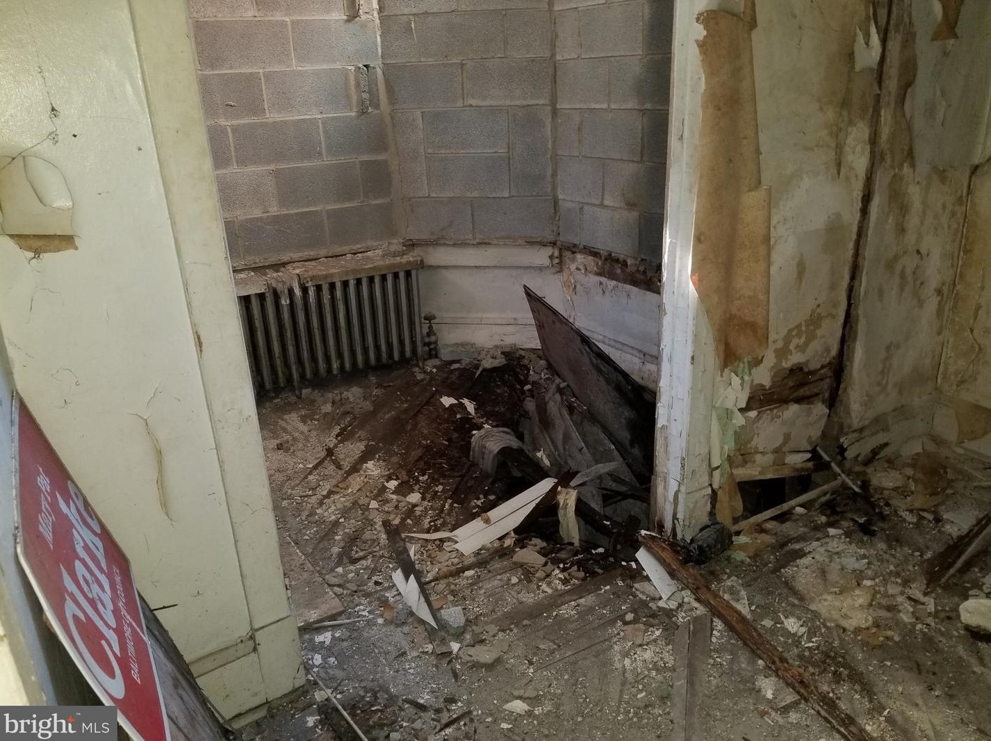 2528 Garrett Ave, Baltimore MD 21218-4824 exterior