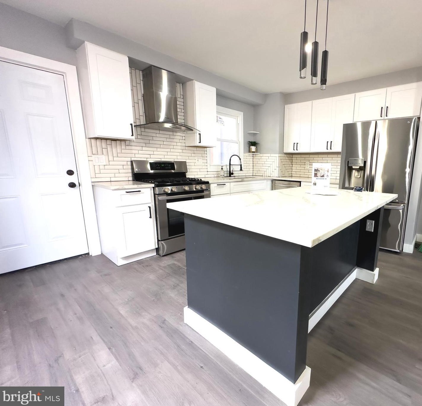 539 Pontiac Ave, Baltimore MD  21225-2002 exterior