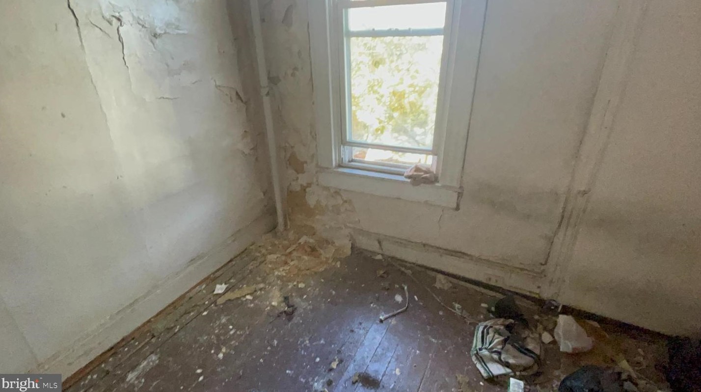 1737 Carey St, Baltimore MD  21217-1715 exterior