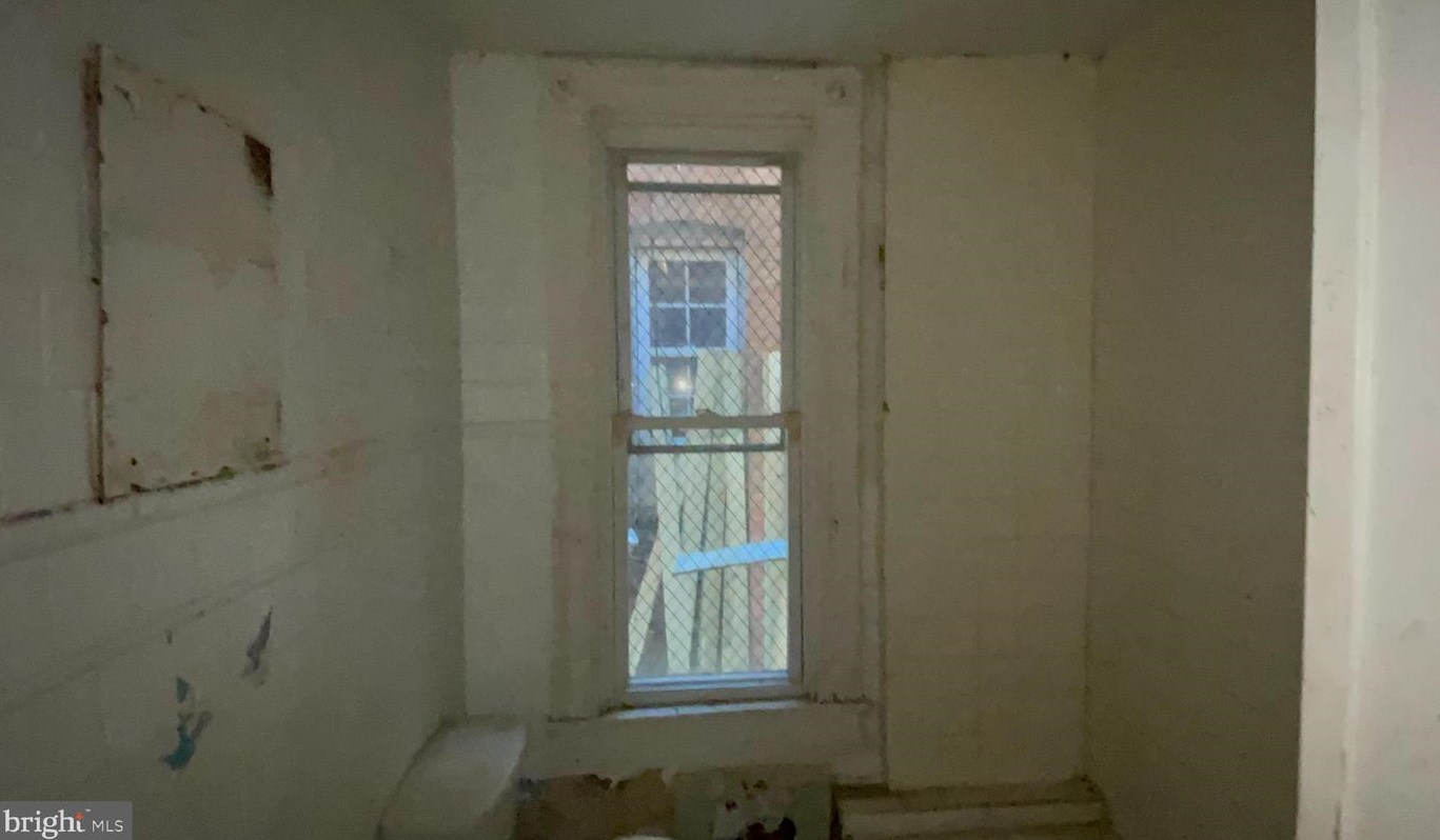 1737 Carey St, Baltimore MD  21217-1715 exterior