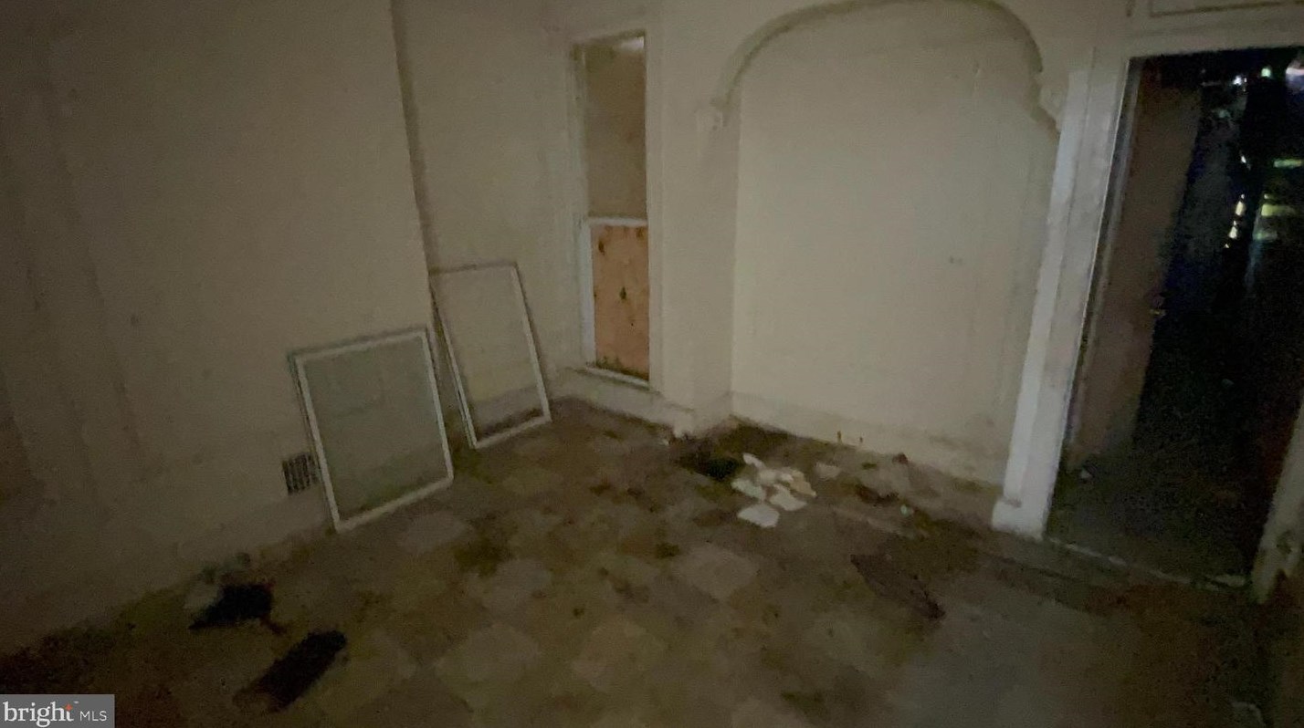 1737 Carey St, Baltimore MD  21217-1715 exterior