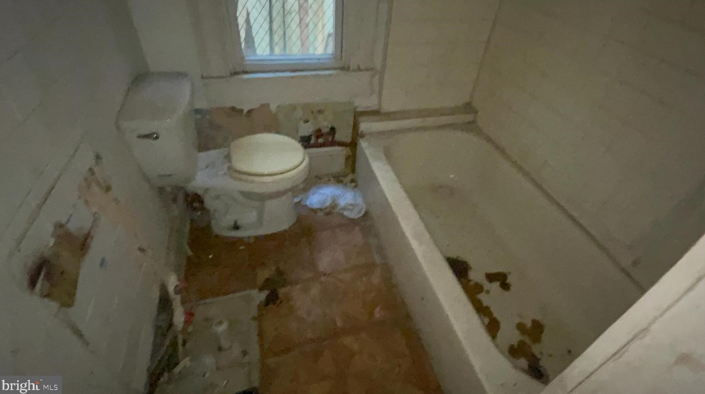 1737 Carey St, Baltimore MD  21217-1715 exterior