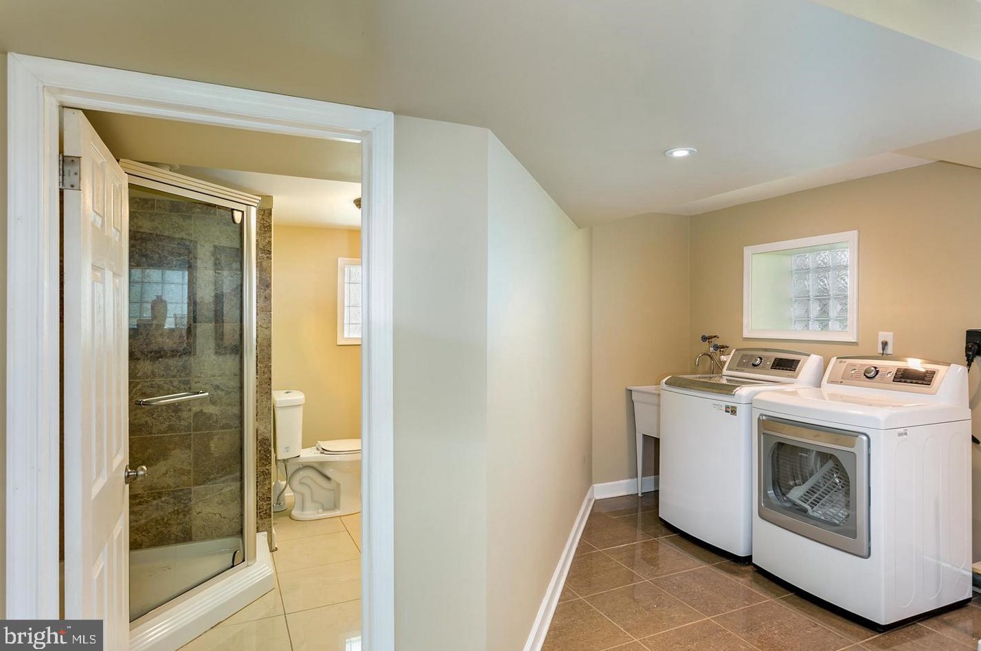 3205 Howard Park Ave, Baltimore MD 21207-6741 exterior