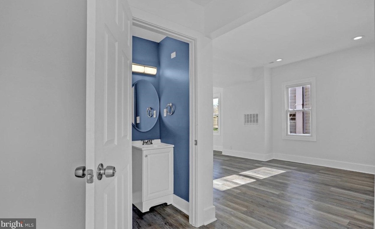 5303 Midwood Ave, Baltimore MD  21212-4304 exterior