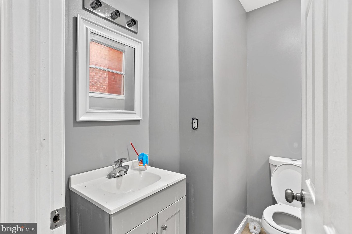 1806 Pulaski St, Baltimore MD 21217-1208 exterior