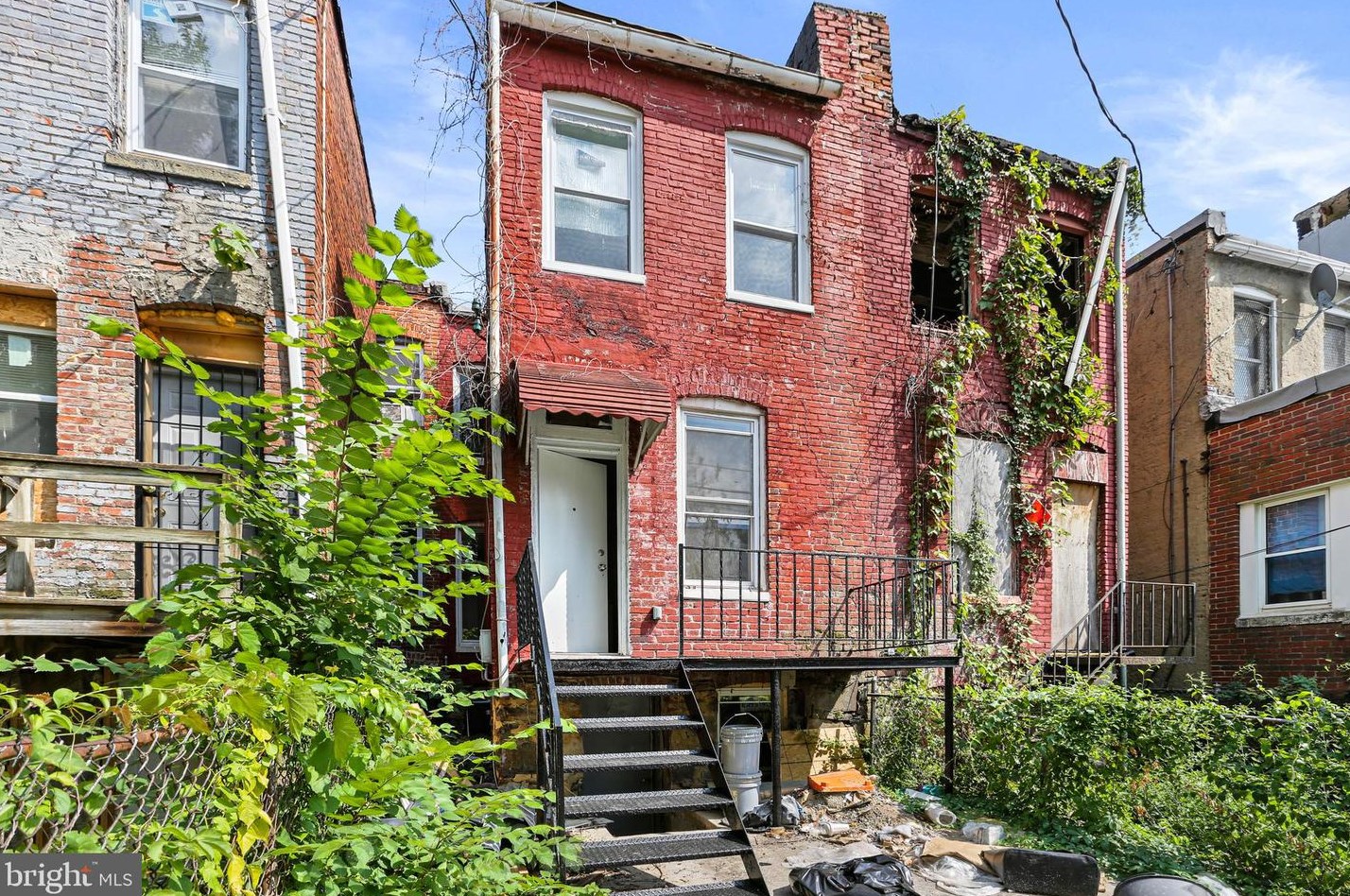 1806 Pulaski St, Baltimore MD 21217-1208 exterior