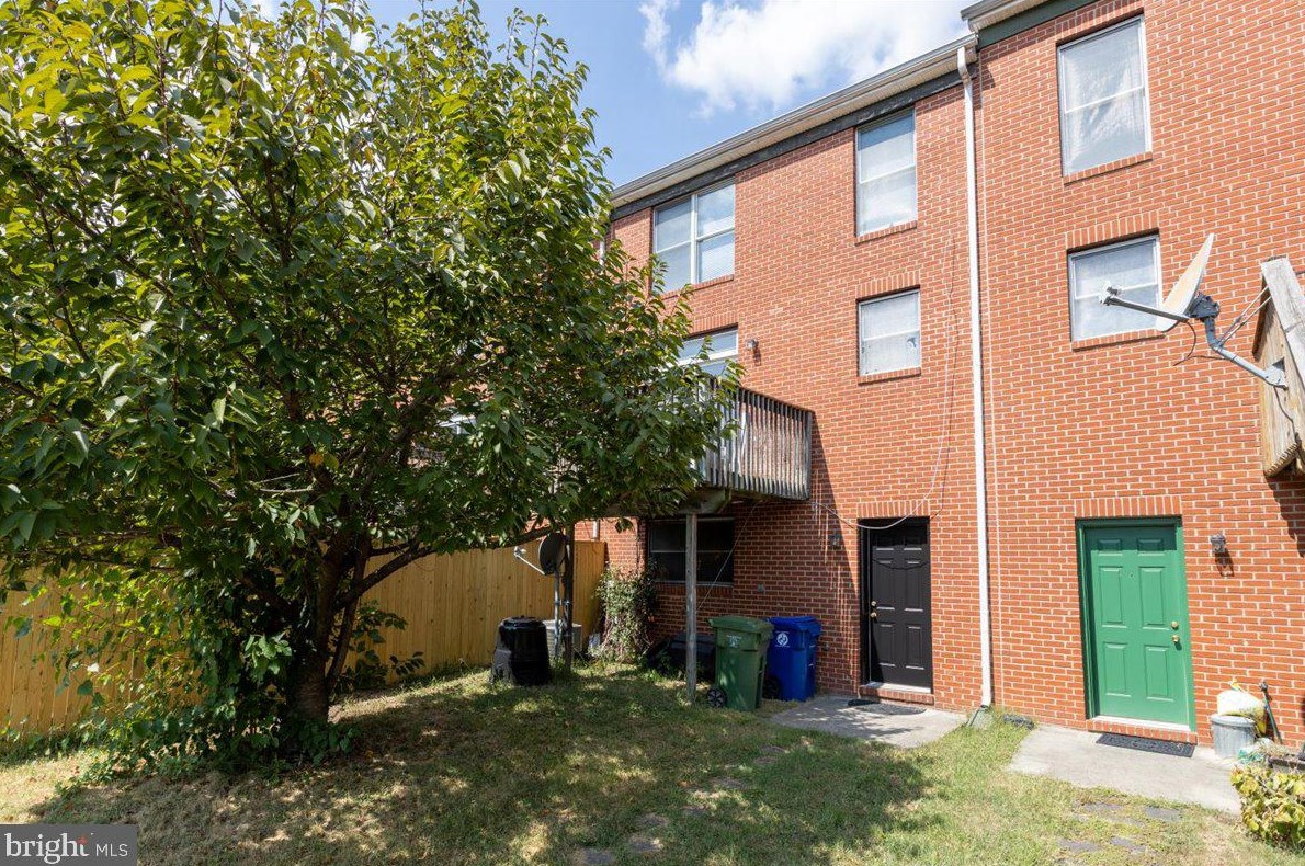 213 Presstman St, Baltimore MD  21217-4358 exterior