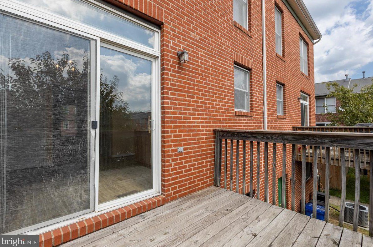 213 Presstman St, Baltimore MD  21217-4358 exterior