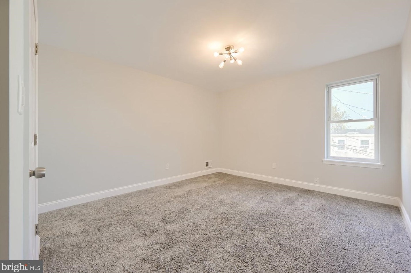 1927 Guilford Ave, Baltimore MD  21218-6139 exterior