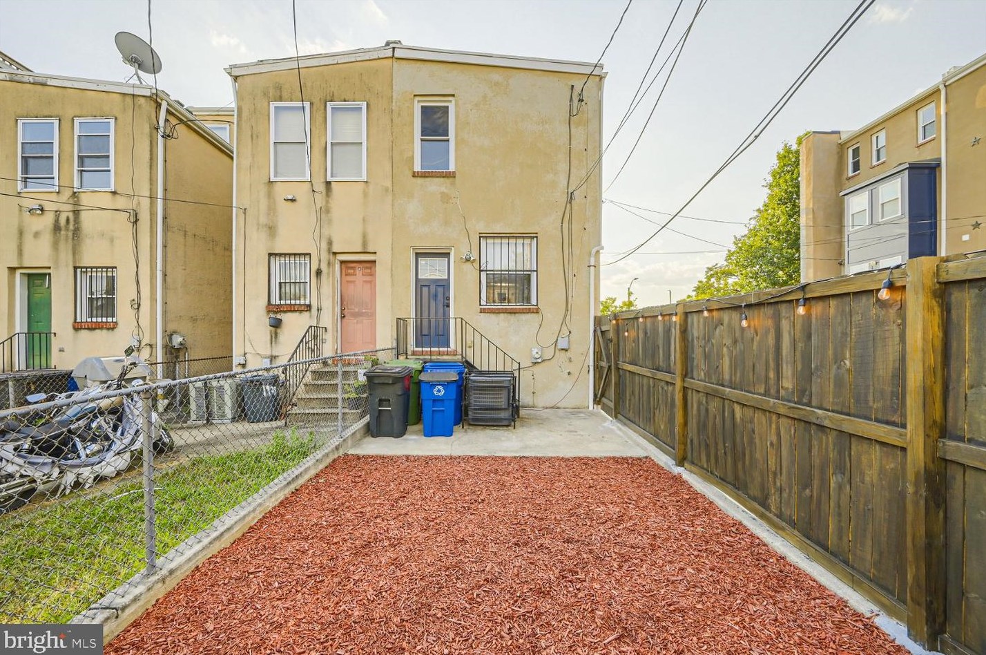 1927 Guilford Ave, Baltimore MD  21218-6139 exterior