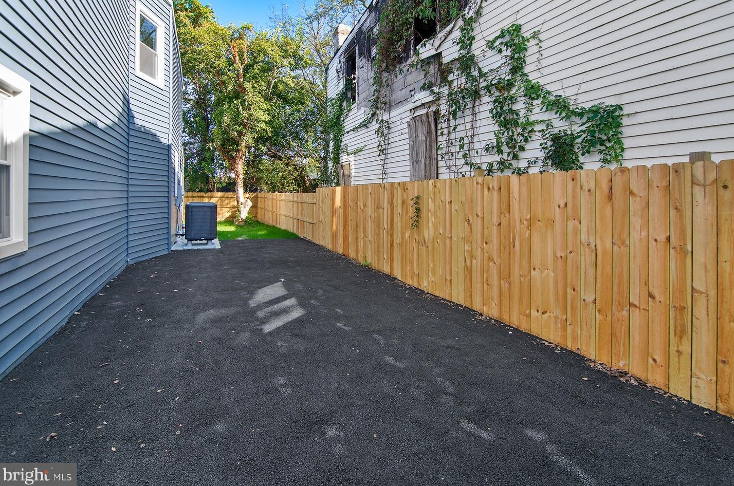 3561 4th St, Baltimore MD  21225-1841 exterior