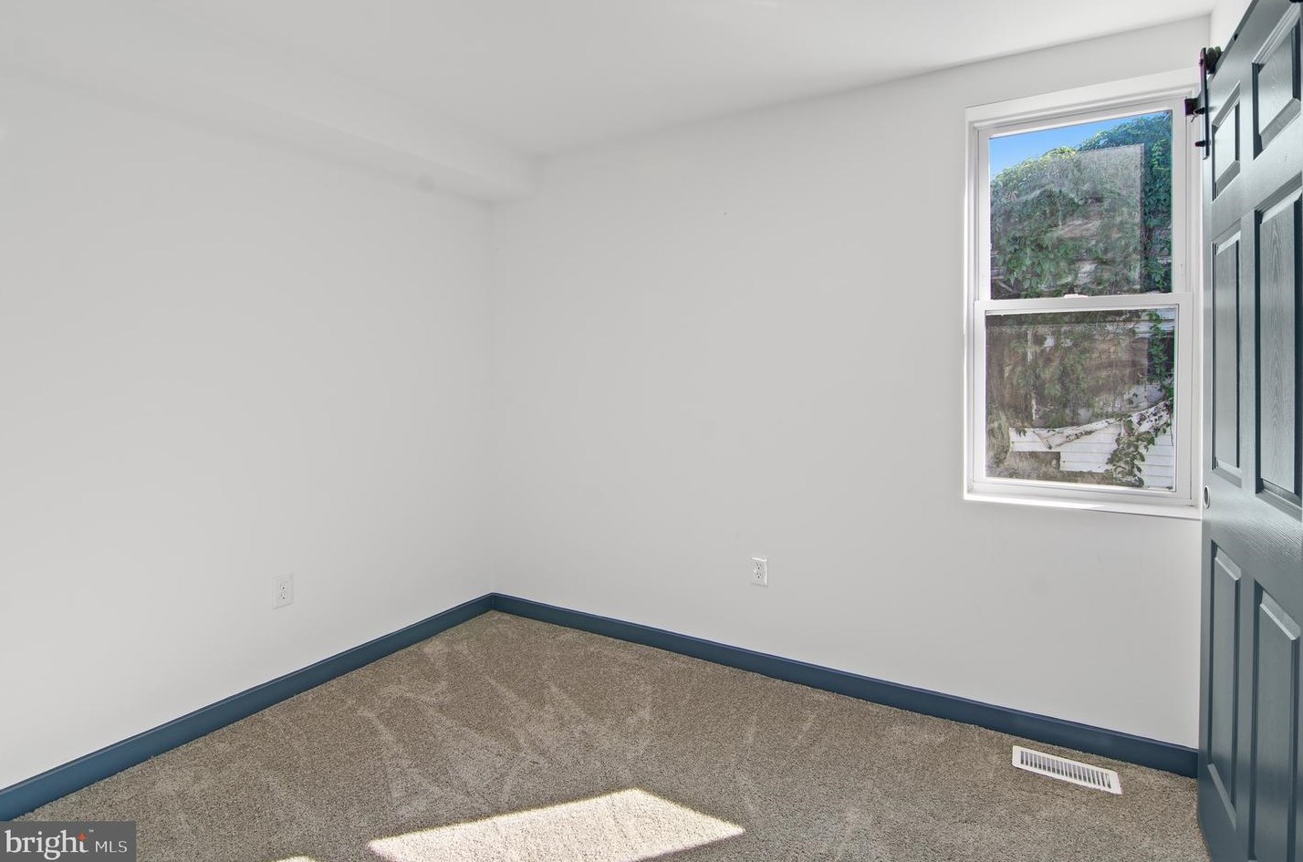 3561 4th St, Baltimore MD  21225-1841 exterior
