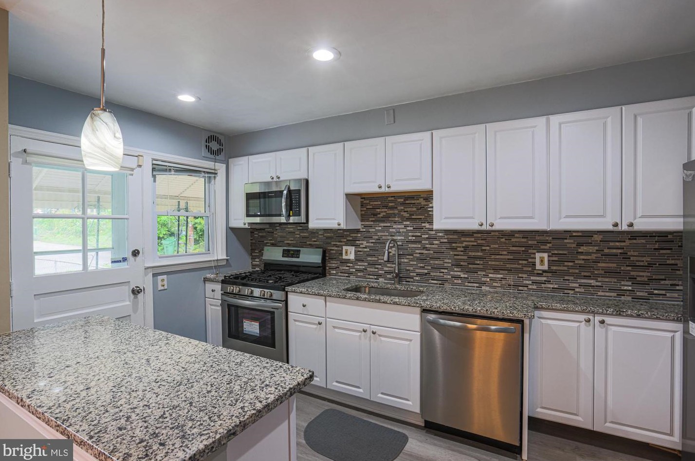 4902 Lindsay Rd, Baltimore MD 21229-1201 exterior