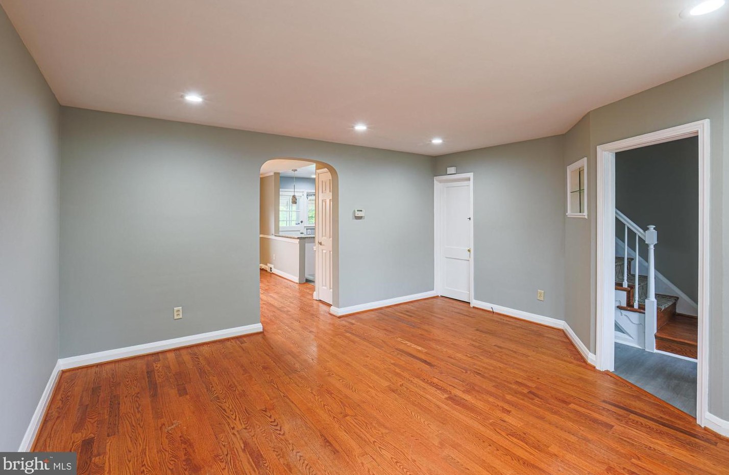 4902 Lindsay Rd, Baltimore MD 21229-1201 exterior