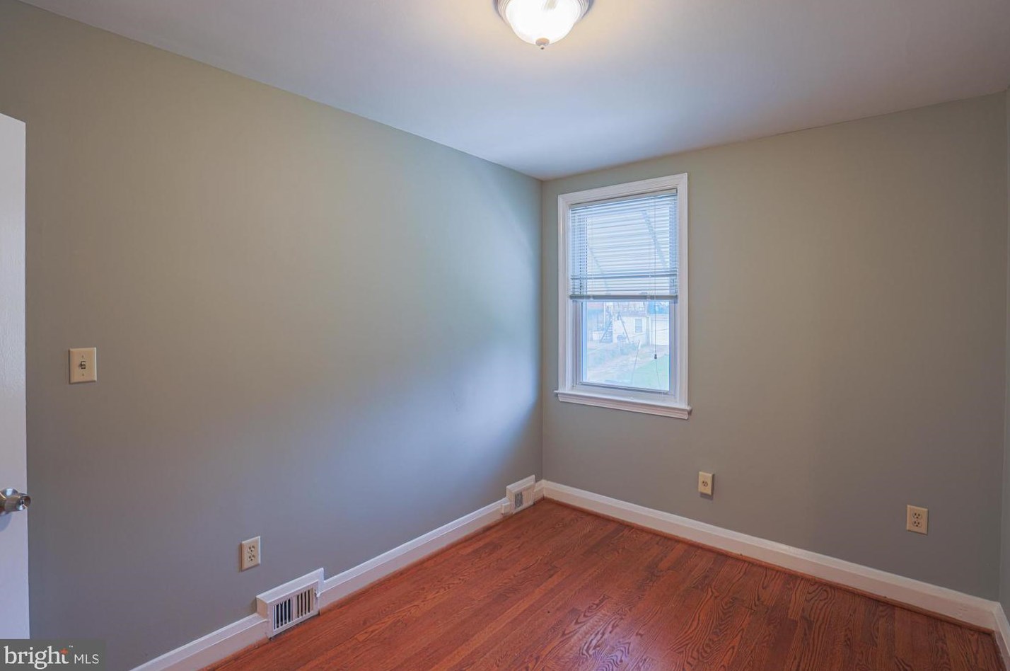 4902 Lindsay Rd, Baltimore MD 21229-1201 exterior