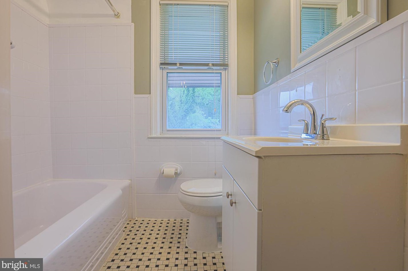 4902 Lindsay Rd, Baltimore MD 21229-1201 exterior