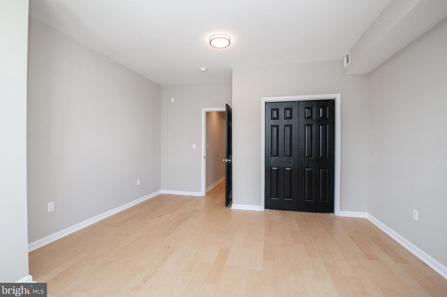 2412 Lakeview Ave, Baltimore MD  21217-4748 exterior