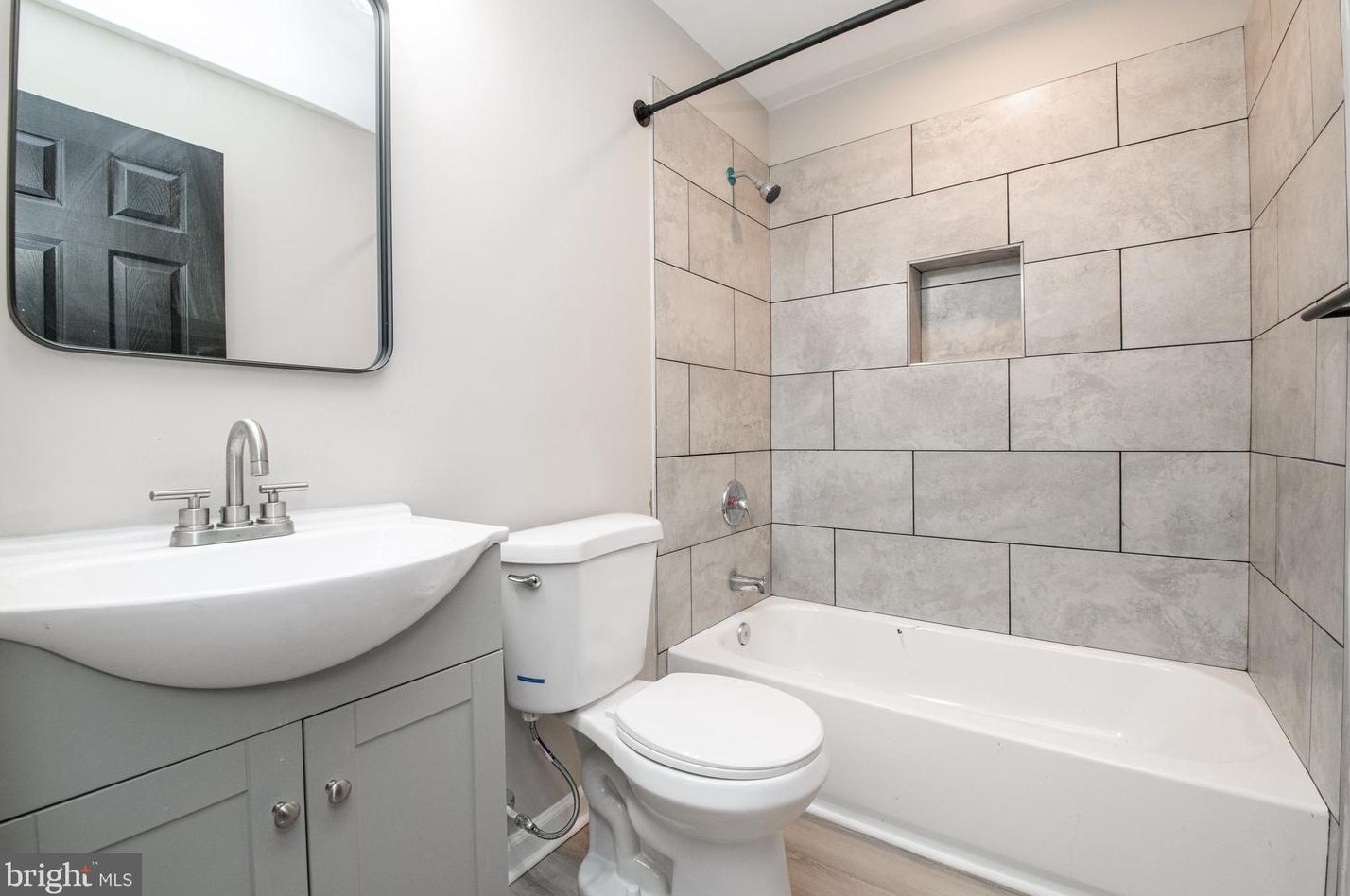 2412 Lakeview Ave, Baltimore MD  21217-4748 exterior