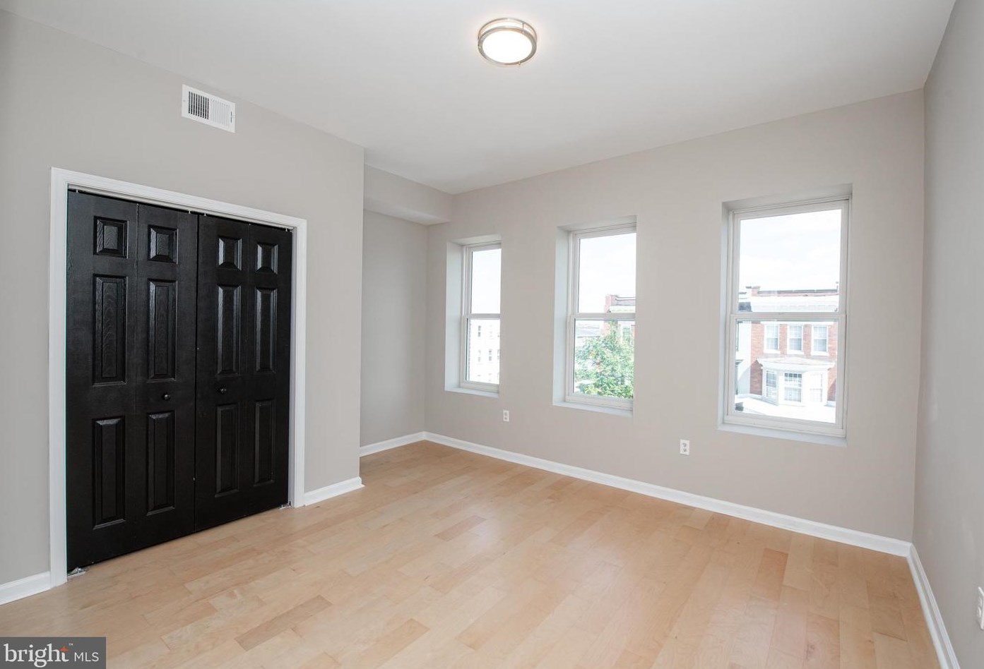 2412 Lakeview Ave, Baltimore MD  21217-4748 exterior