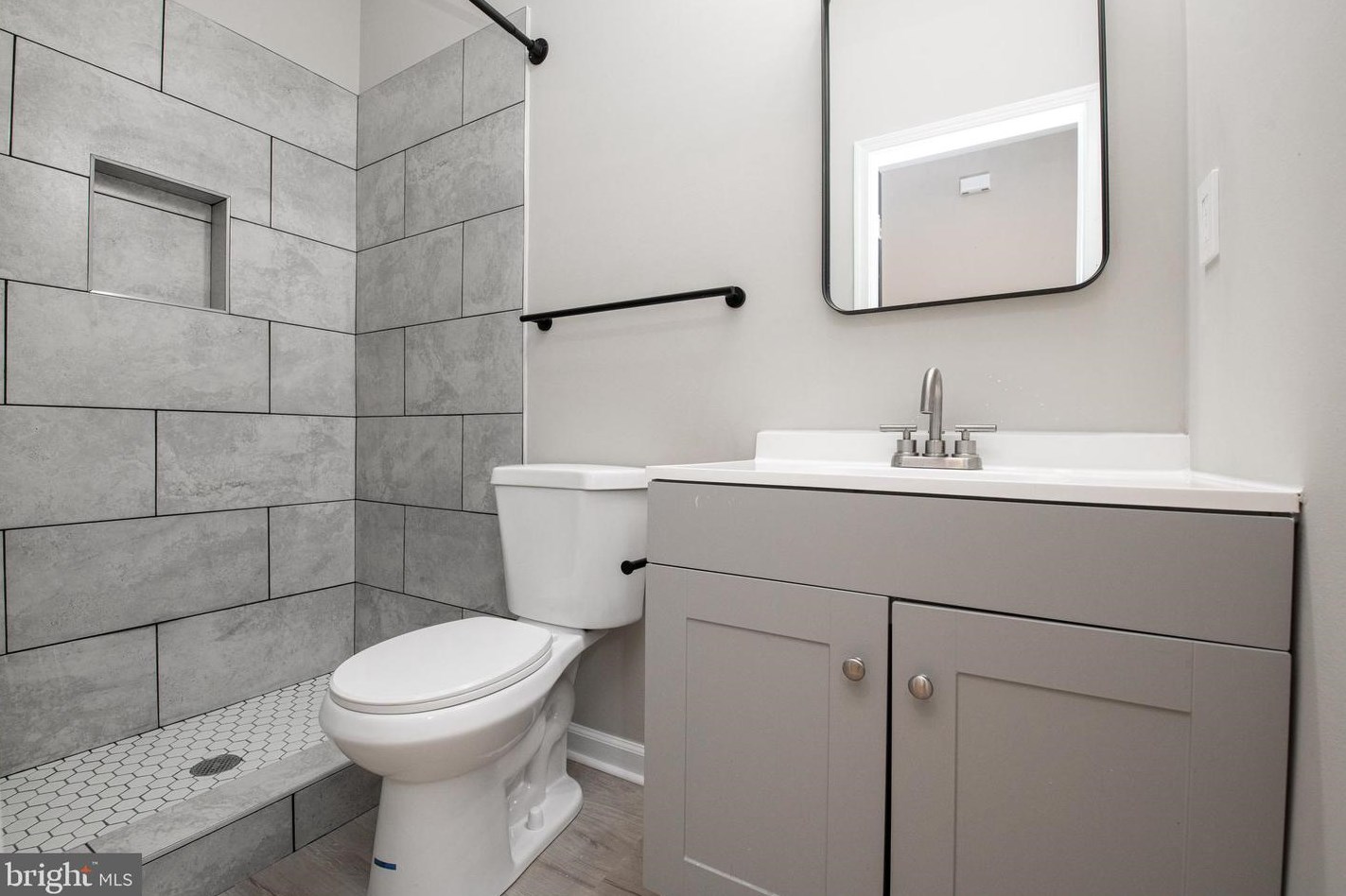 2412 Lakeview Ave, Baltimore MD  21217-4748 exterior