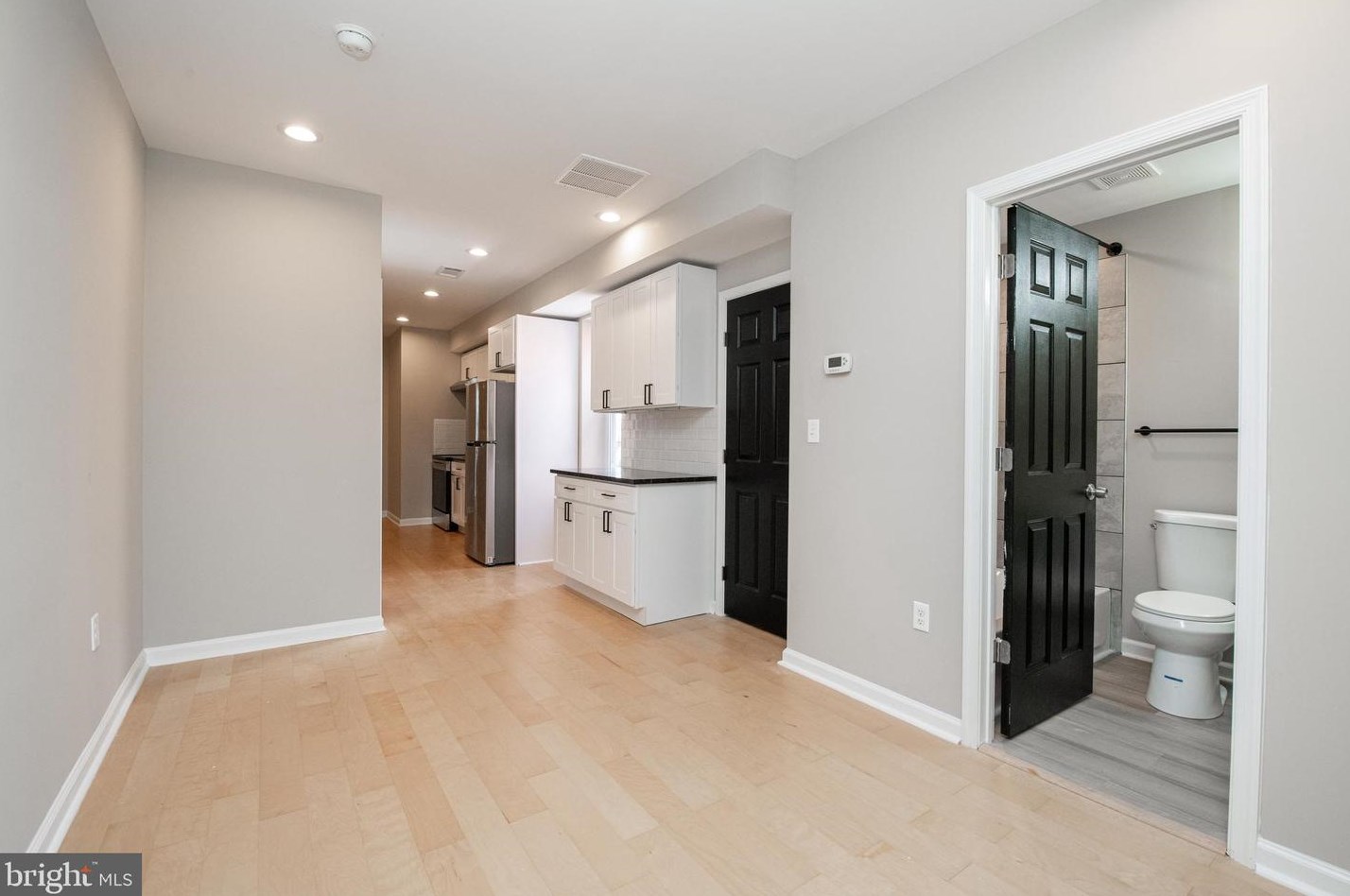 2412 Lakeview Ave, Baltimore MD  21217-4748 exterior