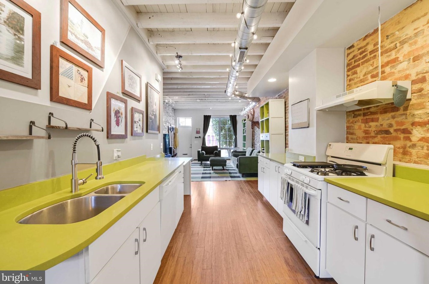 2639 Howard St, Baltimore MD  21218-4508 exterior