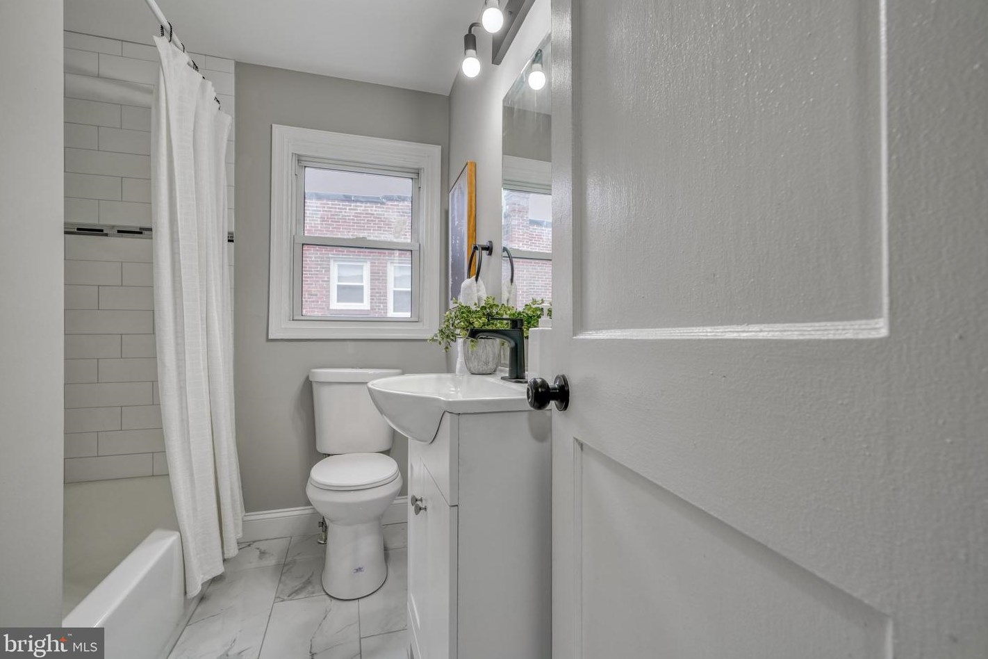 3705 Bayonne Ave, Baltimore MD 21206-2836 exterior